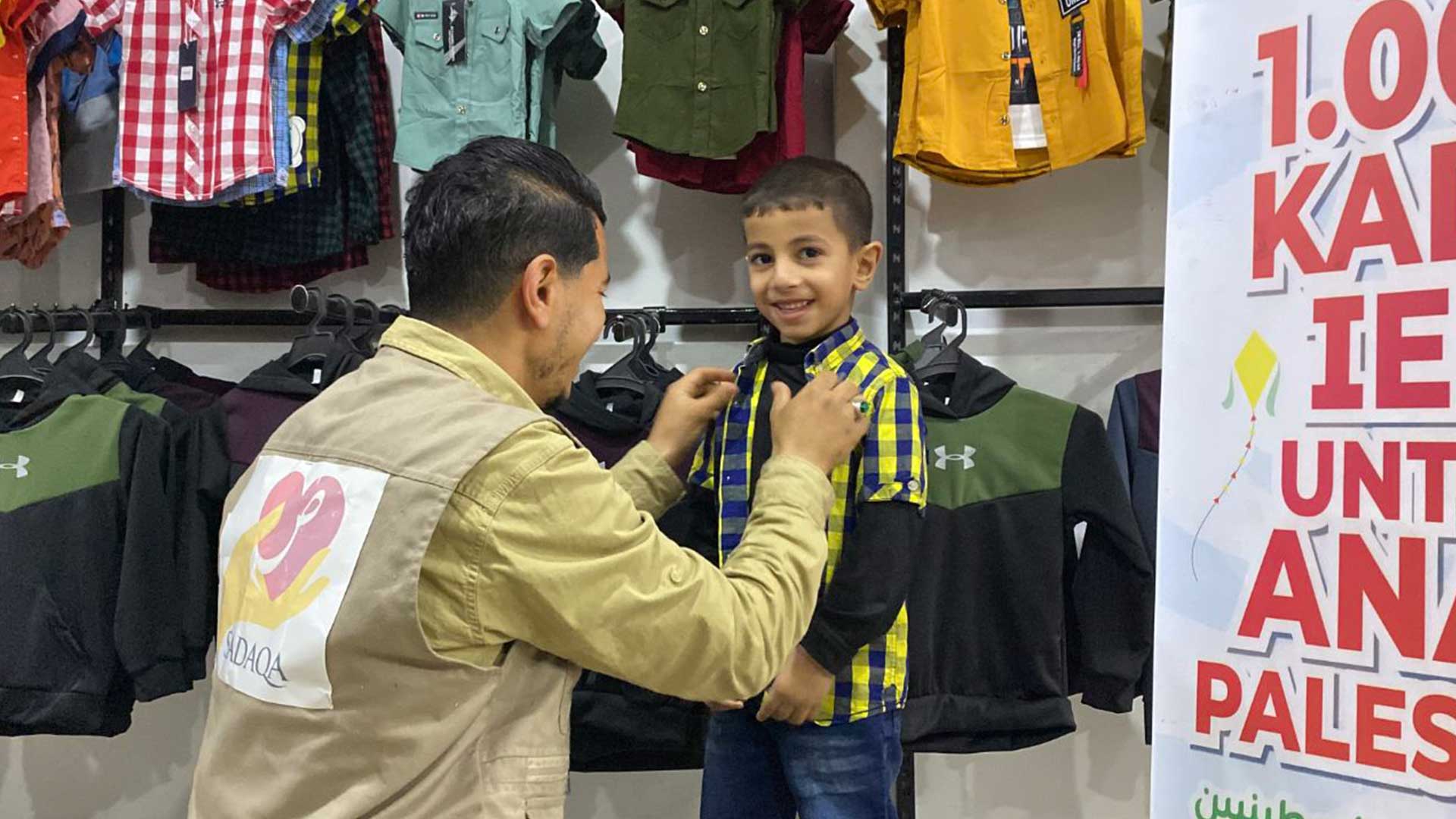 SADAQA Salurkan Kado Ied untuk Anak-Anak Palestina di Gaza