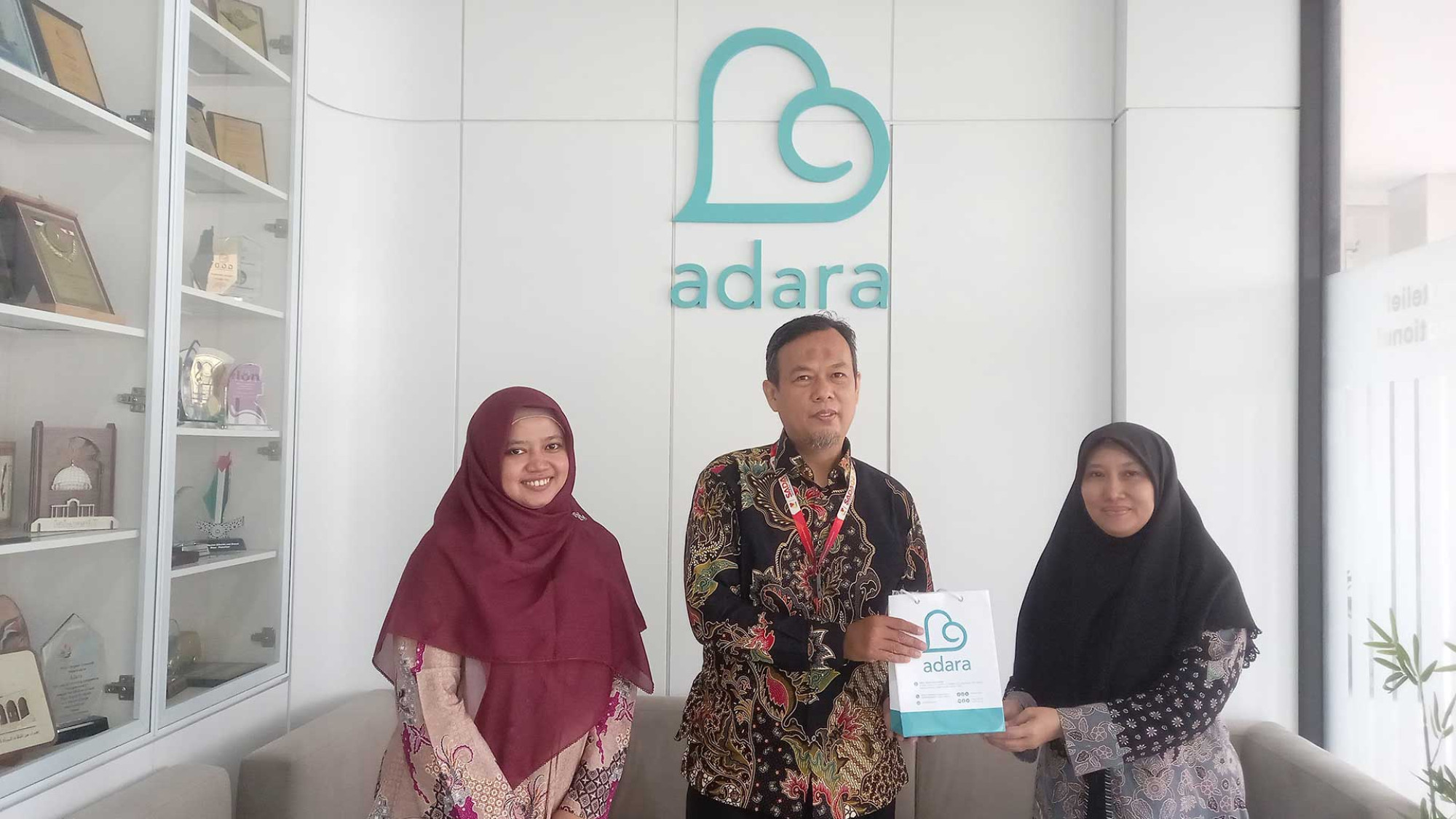 Silaturahim dan Audiensi SADAQA ke Kantor ADARA