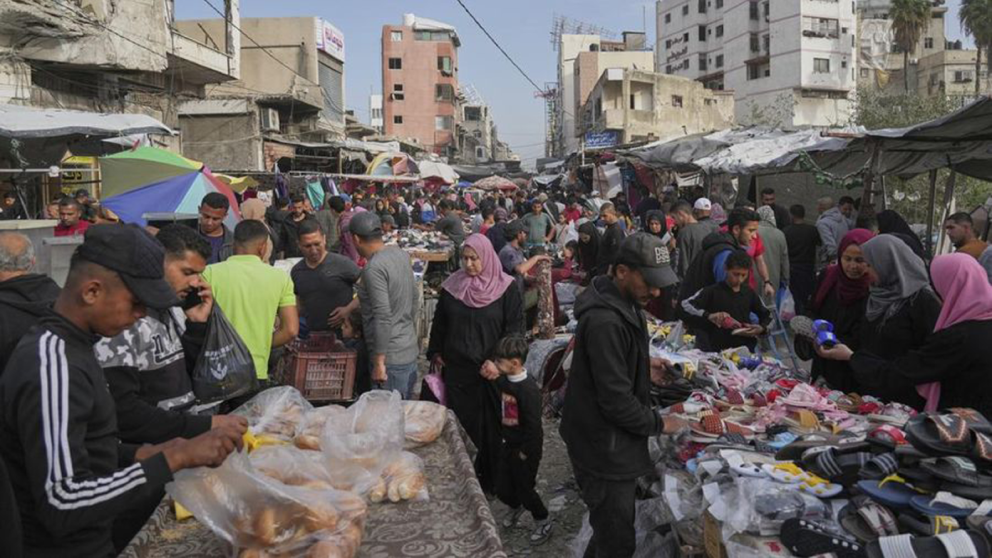 Di Tengah Reruntuhan dan Kondisi Sulit: Warga Gaza Siap Rayakan Hari Idul Fitri 1447 H