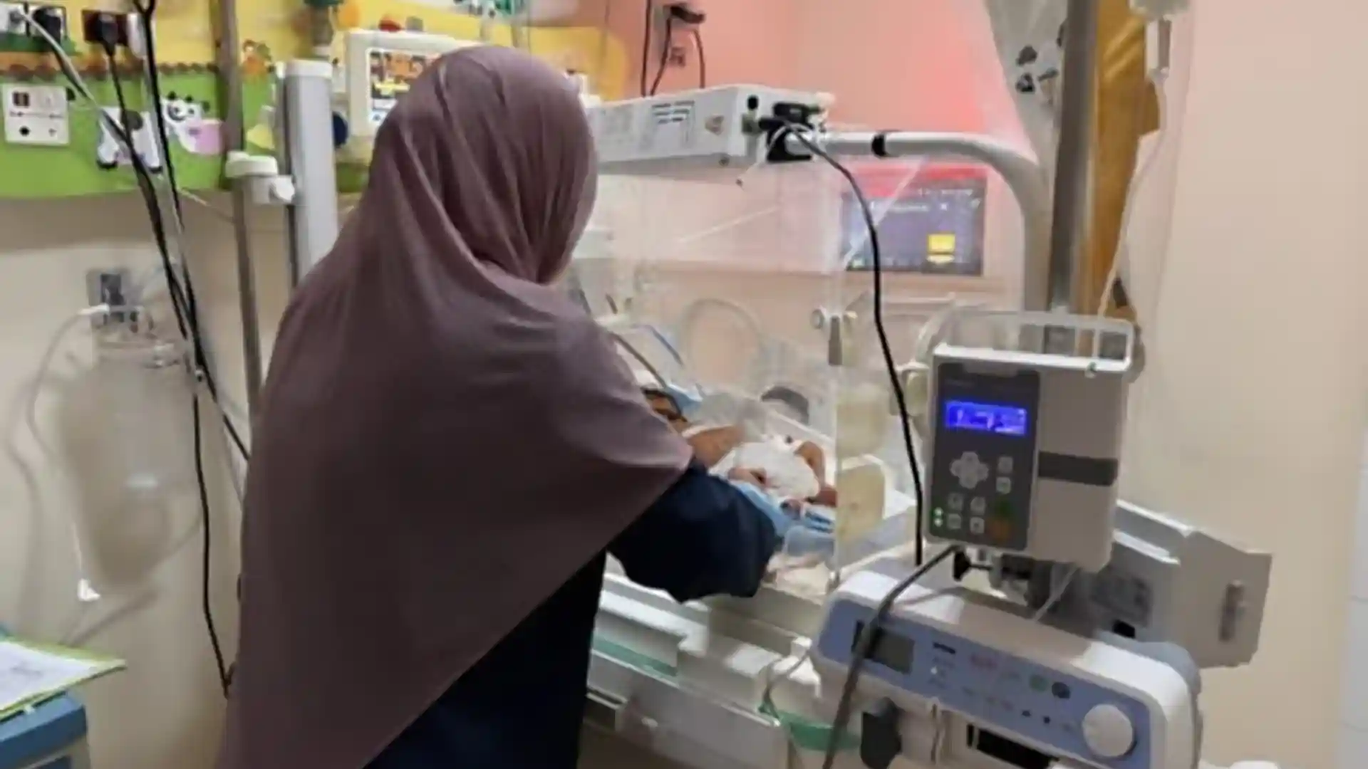 Pemadaman Listrik Membuat Rumah Sakit di Gaza Gelap Gulita di Tengah Serangan Israel yang Terus Berlanjut